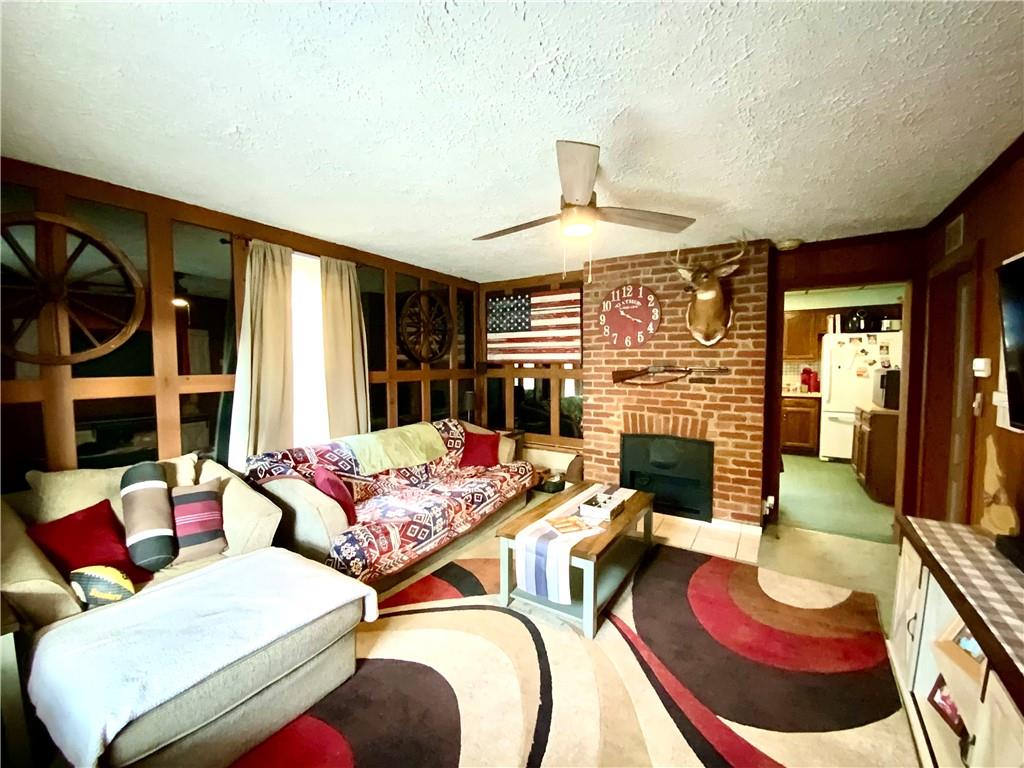 323 Prestley Road Bridgeville, PA 15017 - Photo 2 of 22 First floor living room