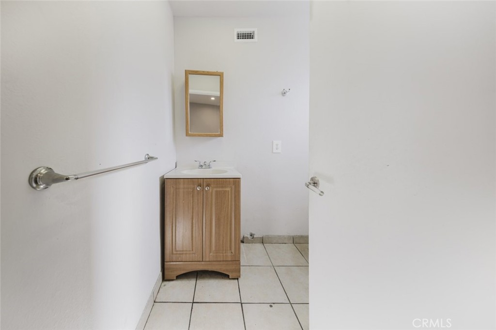 12557 Debell Street Pacoima, CA 91331 - Photo 12 of 36