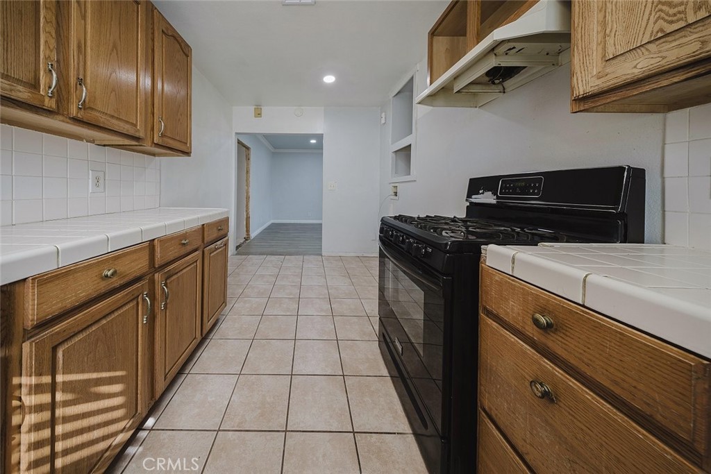 12557 Debell Street Pacoima, CA 91331 - Photo 7 of 36