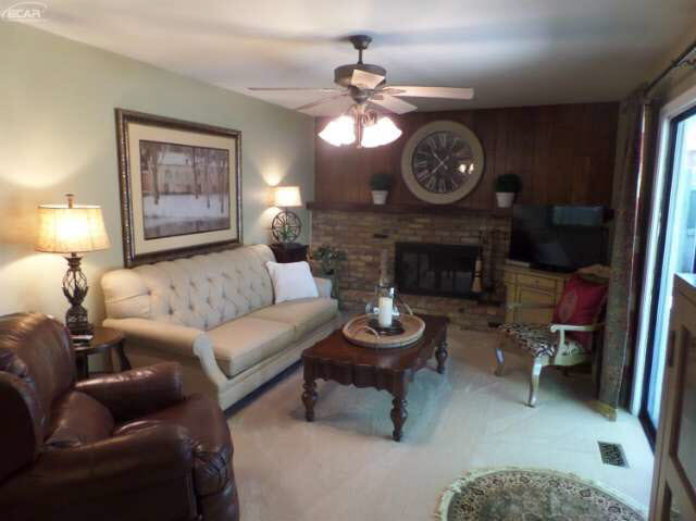 5372 North Georgetown Road Grand Blanc, MI 48439 - Photo 13 of 28 21201496-12.JPG