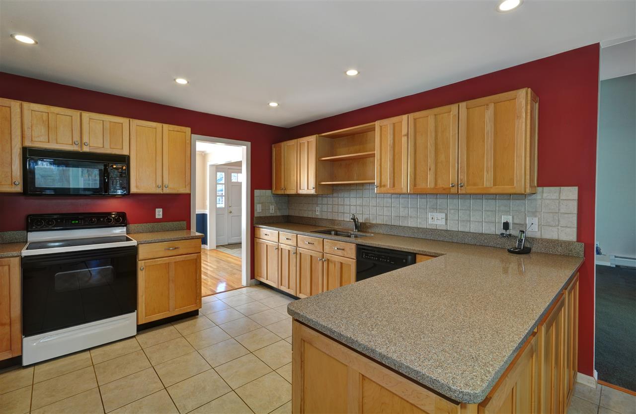 113 Ledge Road Chester, NH 03036 - Photo 21 of 39