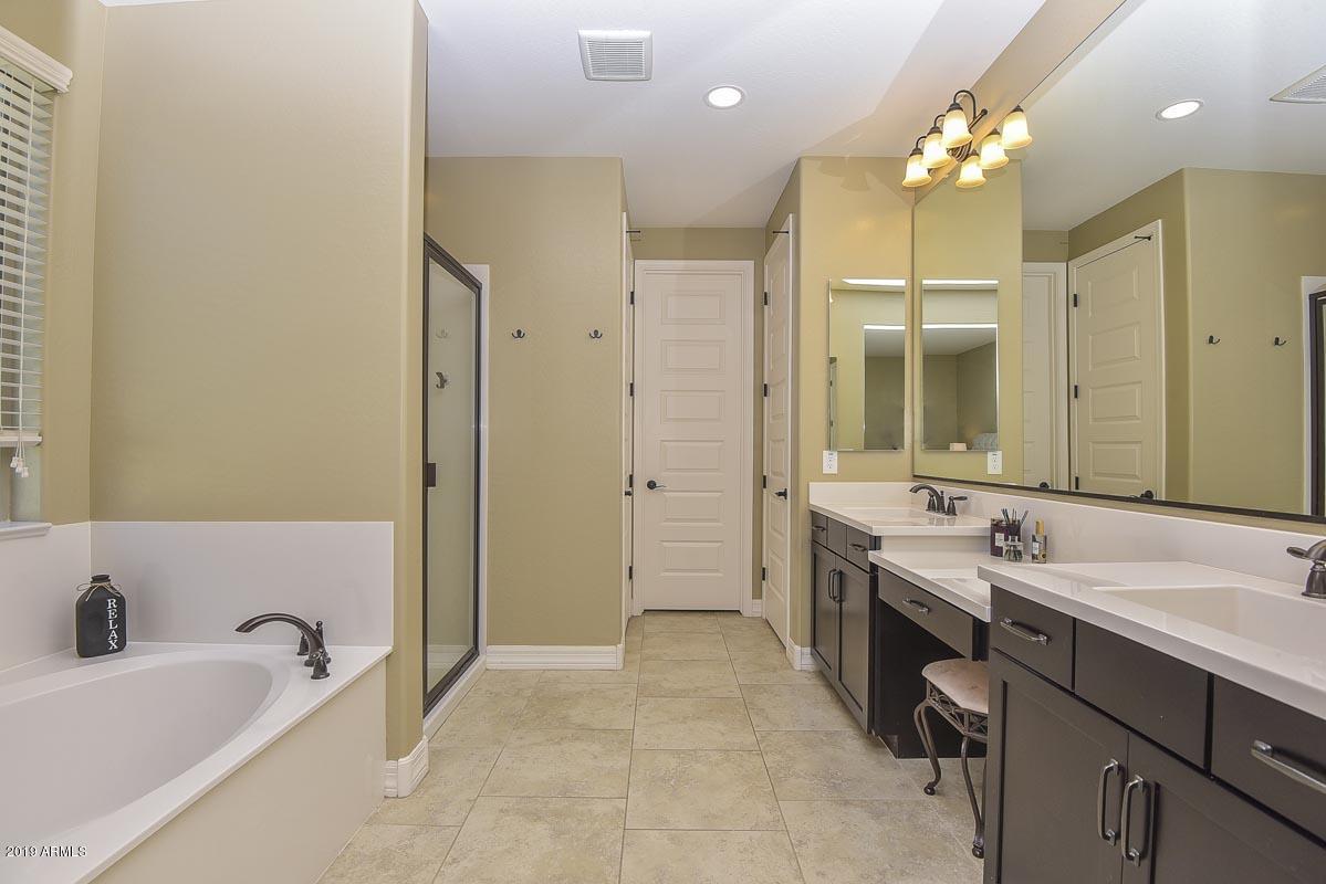 20499 West Stone Hill Road Buckeye, AZ 85396 - Photo 19 of 39 Master Bath-ehlen