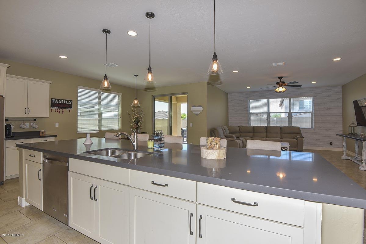 20499 West Stone Hill Road Buckeye, AZ 85396 - Photo 4 of 39 Kitchen3-ehlen