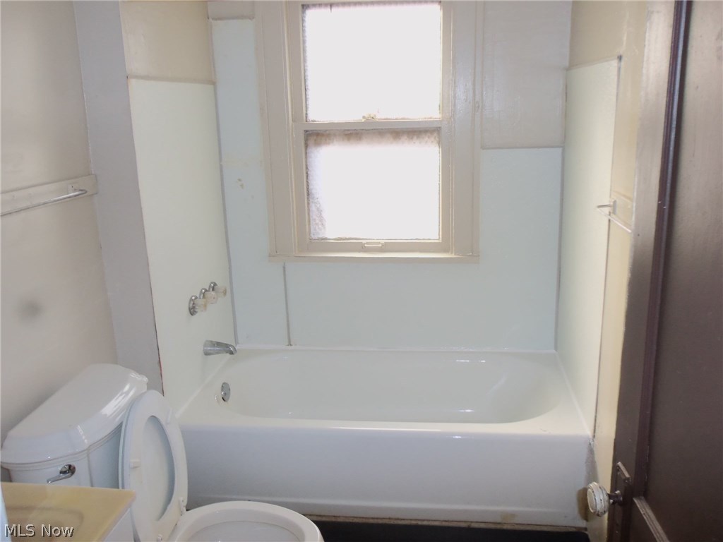 1754 Catalpa Road Cleveland, OH 44112 - Photo 5 of 7 Gallery Image 5