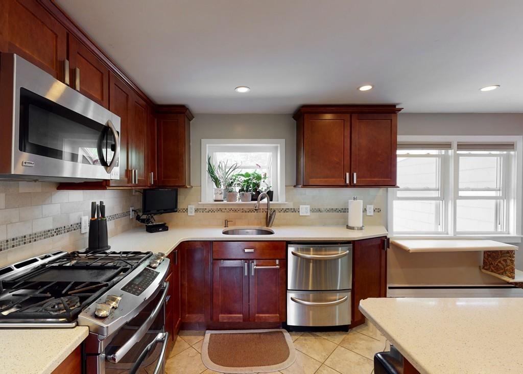 22 Pleasantdale Road West Roxbury, MA 02132 - Photo 10 of 29 Gallery Image 10