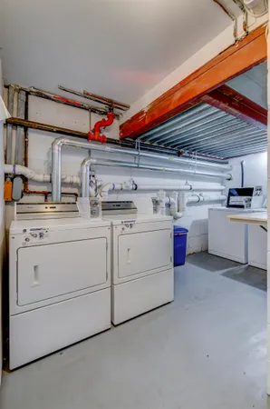 $2,200 | 15 Isabella Avenue, Unit 2R, Bayonne, NJ 07002