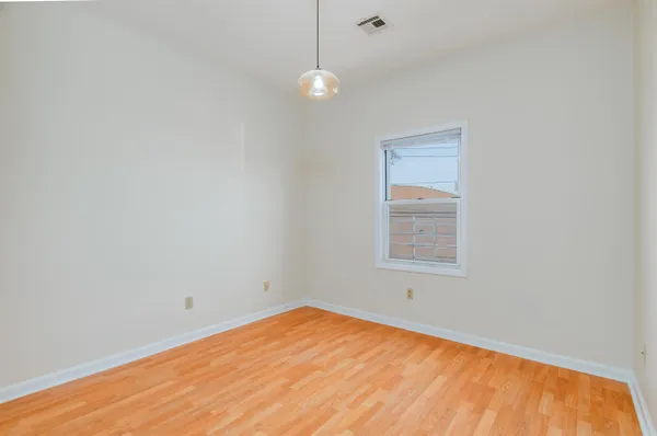 $2,200 | 15 Isabella Avenue, Unit 2R, Bayonne, NJ 07002
