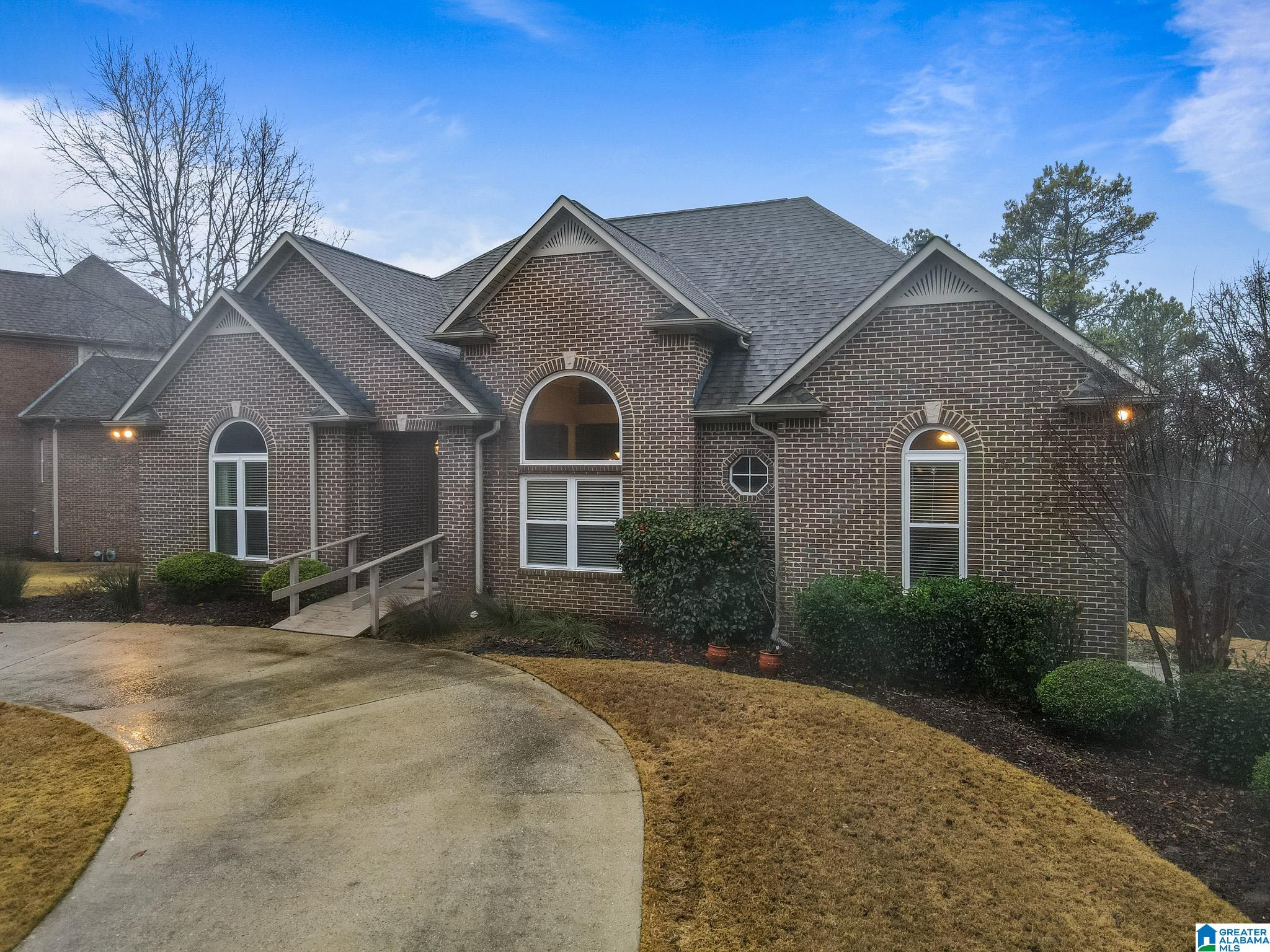295 Grande View Parkway Alabaster, AL 35114 - Photo 2 of 36