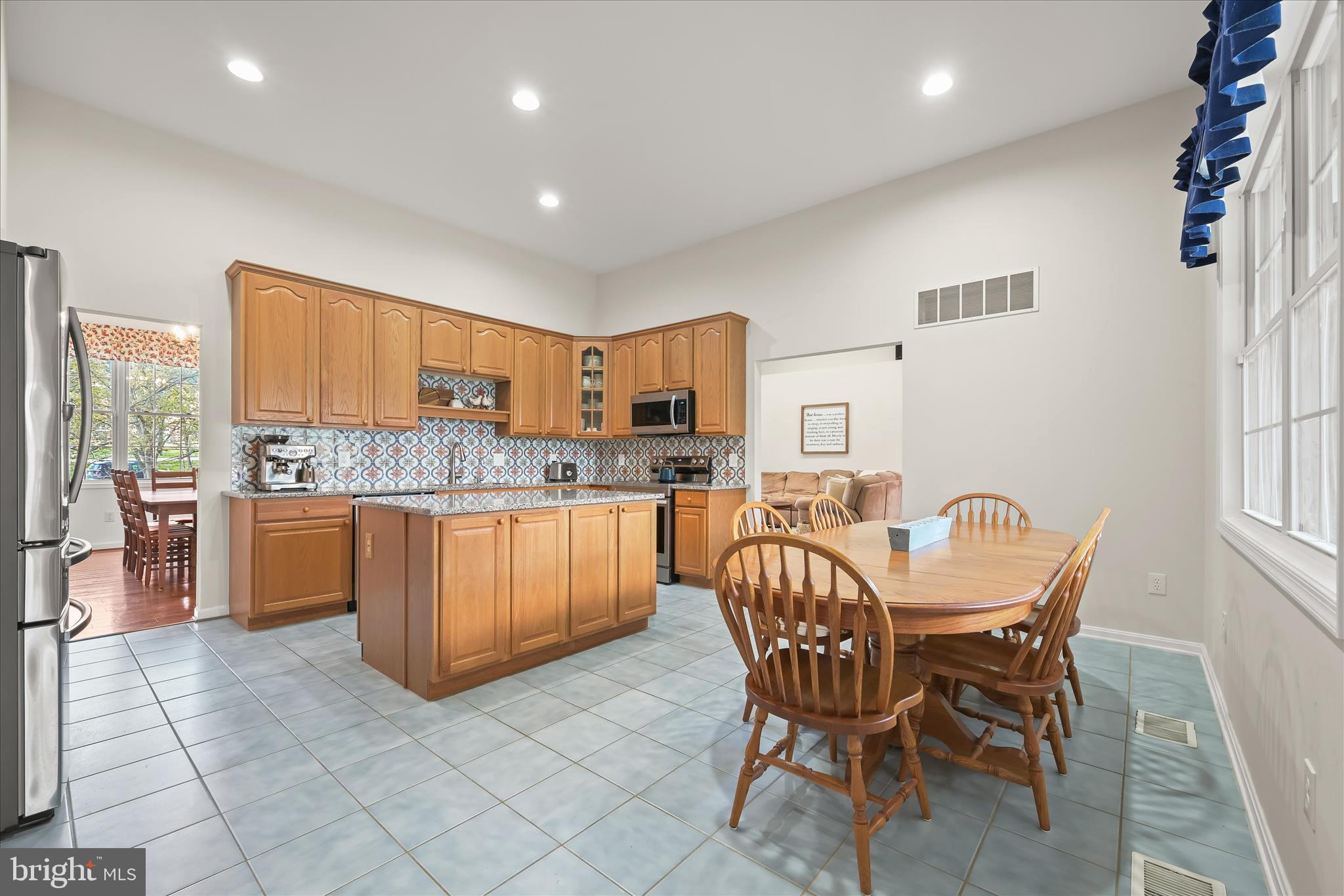 6735 Mink Hollow Road Highland, MD 20777 - Photo 14 of 58 Kitchen/Breakfast Area