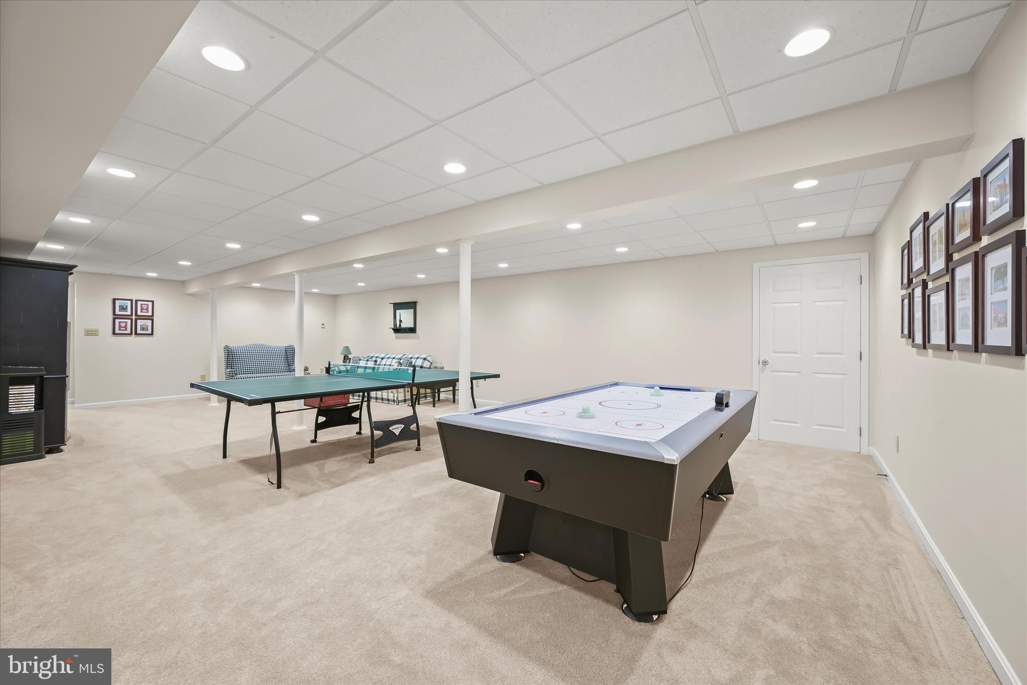 6735 Mink Hollow Road Highland, MD 20777 - Photo 40 of 58 a room with furniture and a table