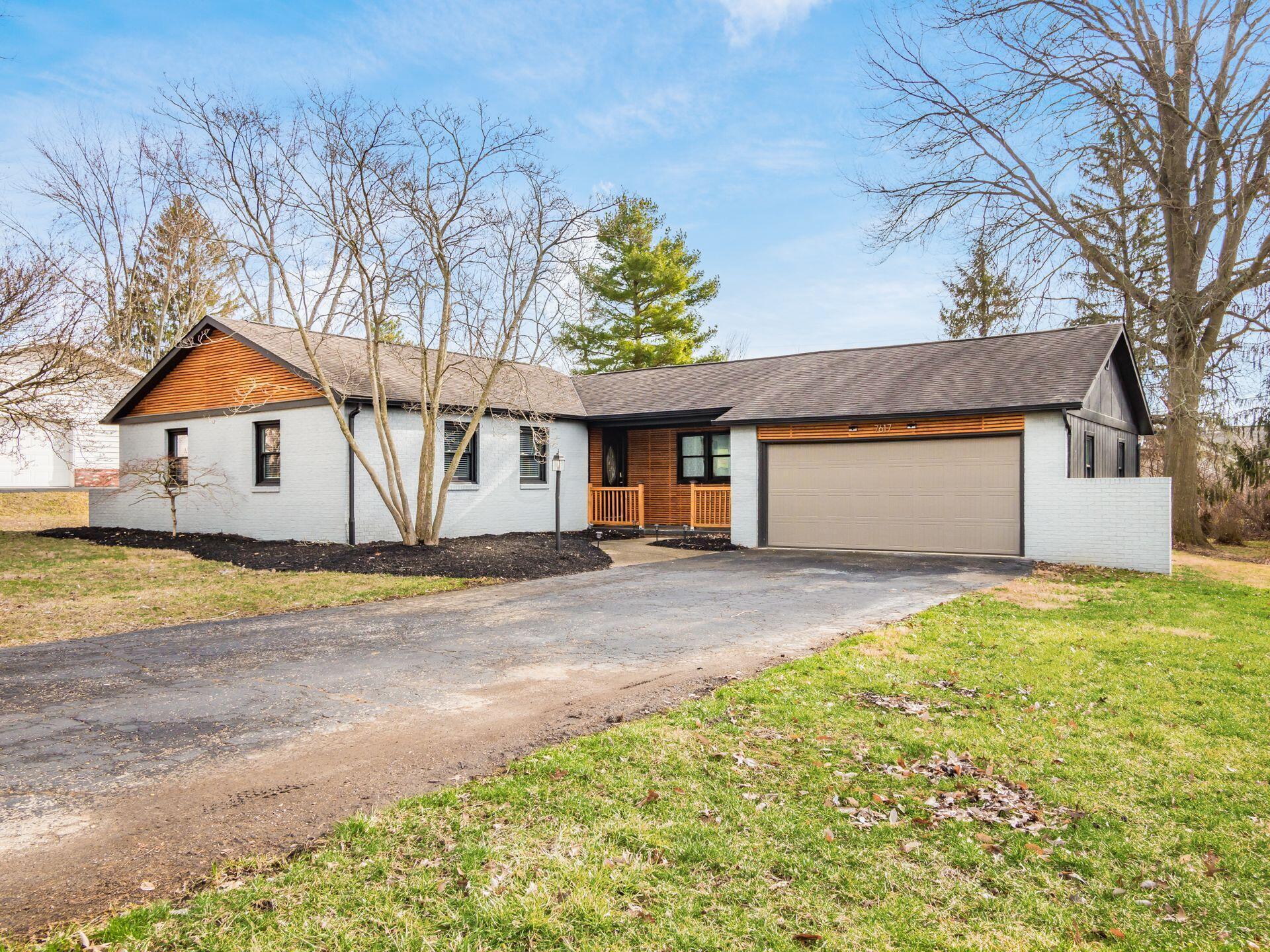 7617 Palmer Road Southwest Reynoldsburg, OH 43068 - Photo 2 of 32 001_4ba7113_i 7617 Palmer 120