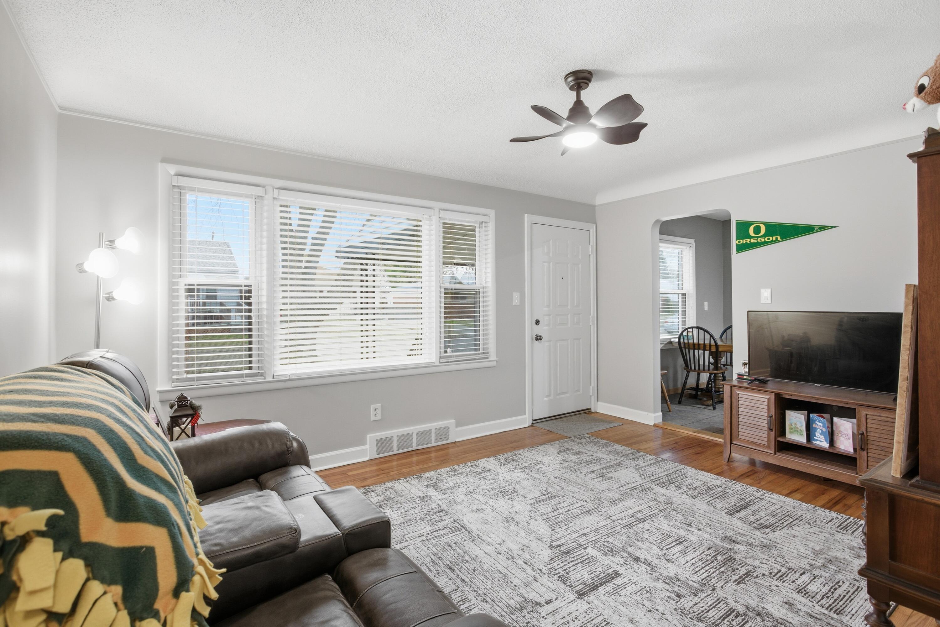 7324 McKinley Center Line, MI 48015 - Photo 3 of 40 IMG_0396