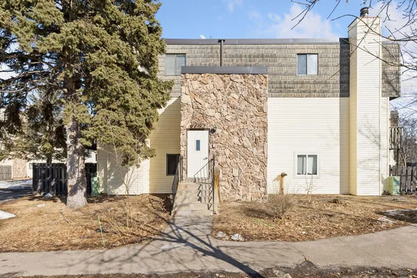 $69,900 | 7236 72nd Lane North, Unit 204, Brooklyn Park, MN 55428