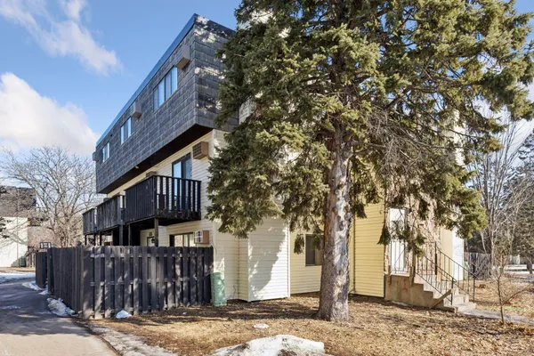 $69,900 | 7236 72nd Lane North, Unit 204, Brooklyn Park, MN 55428