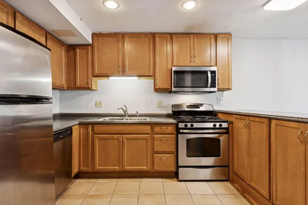 $69,900 | 7236 72nd Lane North, Unit 204, Brooklyn Park, MN 55428