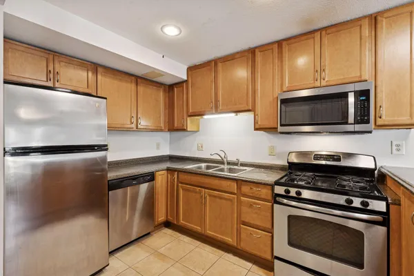 $69,900 | 7236 72nd Lane North, Unit 204, Brooklyn Park, MN 55428