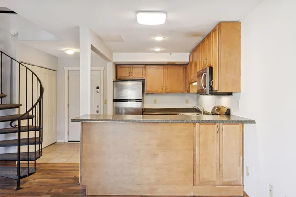 $69,900 | 7236 72nd Lane North, Unit 204, Brooklyn Park, MN 55428