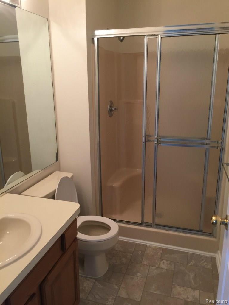 972 High-Ridge Drive Canton, MI 48187 - Photo 23 of 33 Bathroom 6.jpg