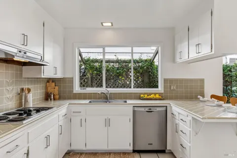 $1,589,000 | 266 Riviera Drive, San Rafael, CA 94901