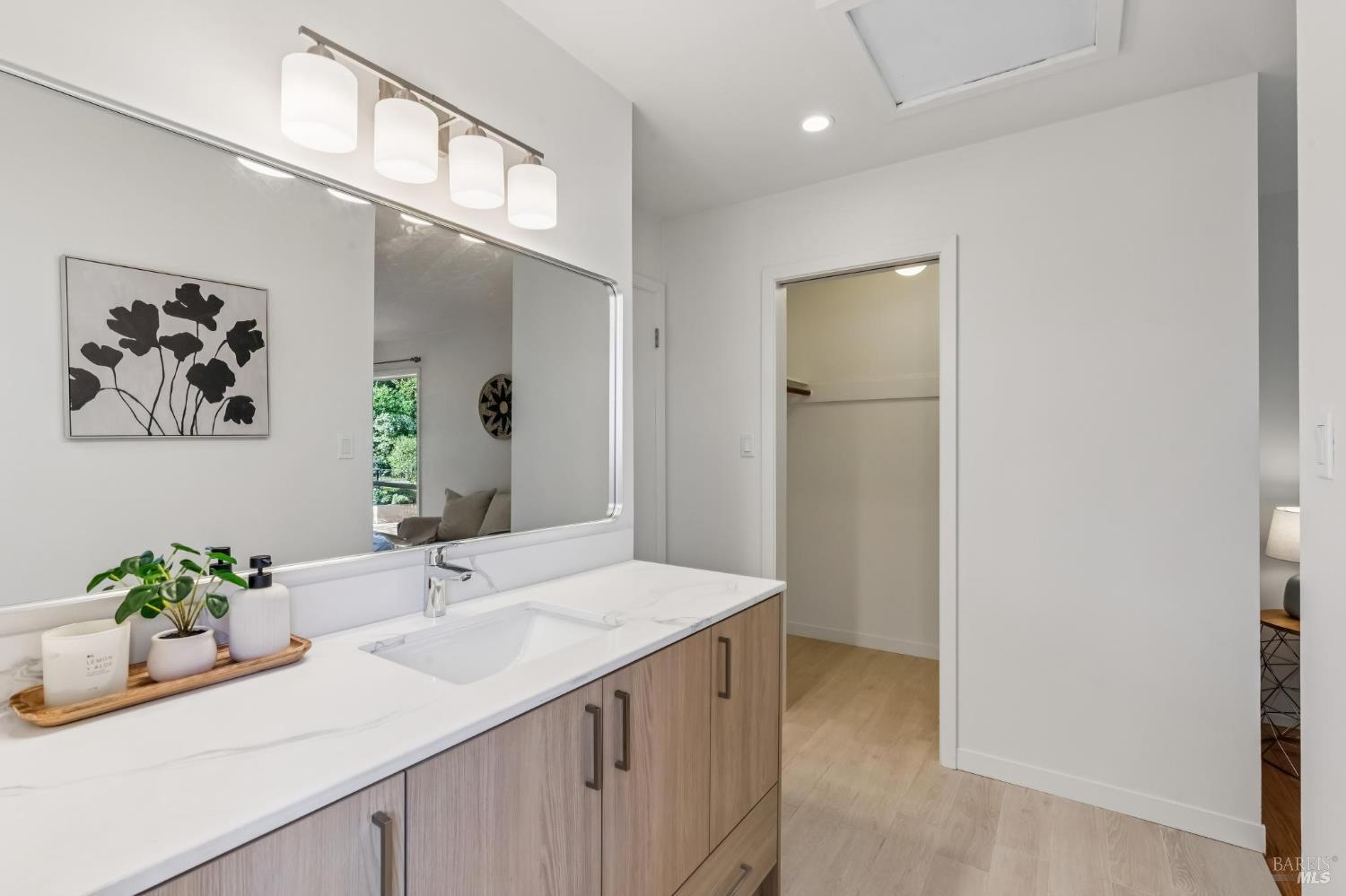 266 Riviera Drive San Rafael, CA 94901 - Photo 32 of 45 Bathroom 2 - Primary