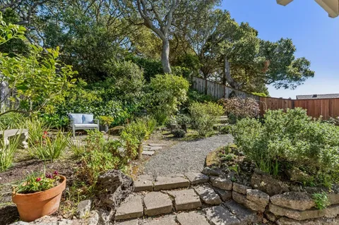 $1,589,000 | 266 Riviera Drive, San Rafael, CA 94901