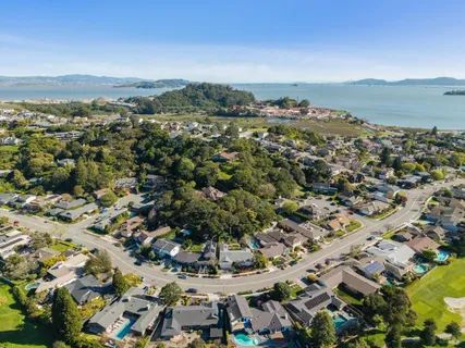 $1,589,000 | 266 Riviera Drive, San Rafael, CA 94901