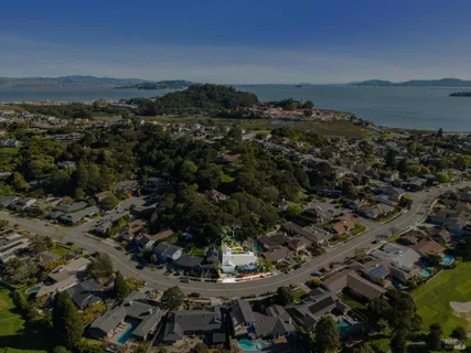 $1,589,000 | 266 Riviera Drive, San Rafael, CA 94901