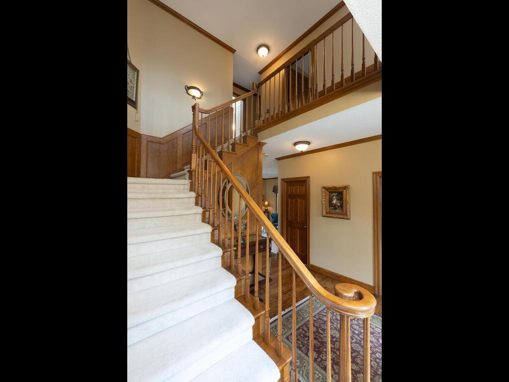 10300 Antlers Ridge Eden Prairie, MN 55347 - Photo 34 of 61 Gallery Image 34