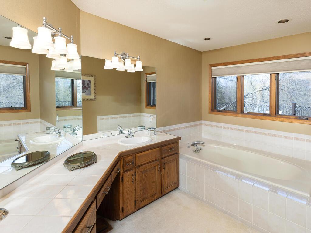 10300 Antlers Ridge Eden Prairie, MN 55347 - Photo 41 of 61 Gallery Image 41