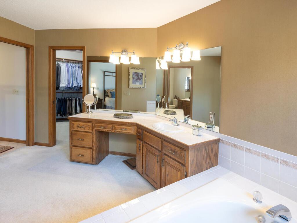 10300 Antlers Ridge Eden Prairie, MN 55347 - Photo 42 of 61 Gallery Image 42