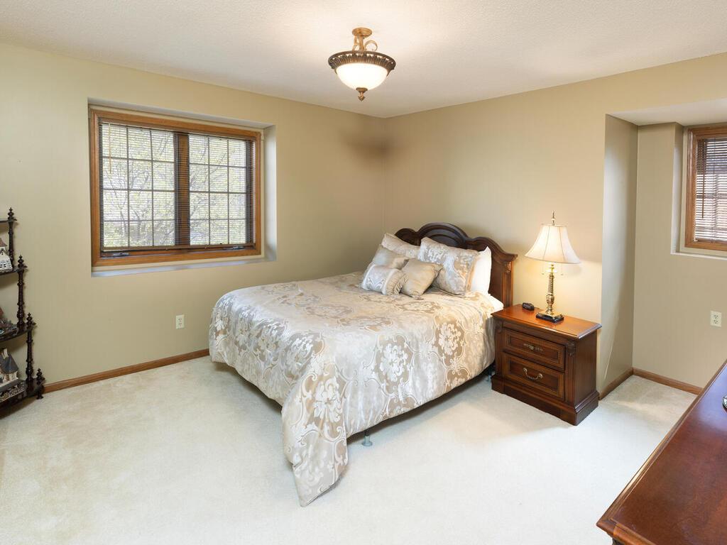 10300 Antlers Ridge Eden Prairie, MN 55347 - Photo 44 of 61 Gallery Image 44
