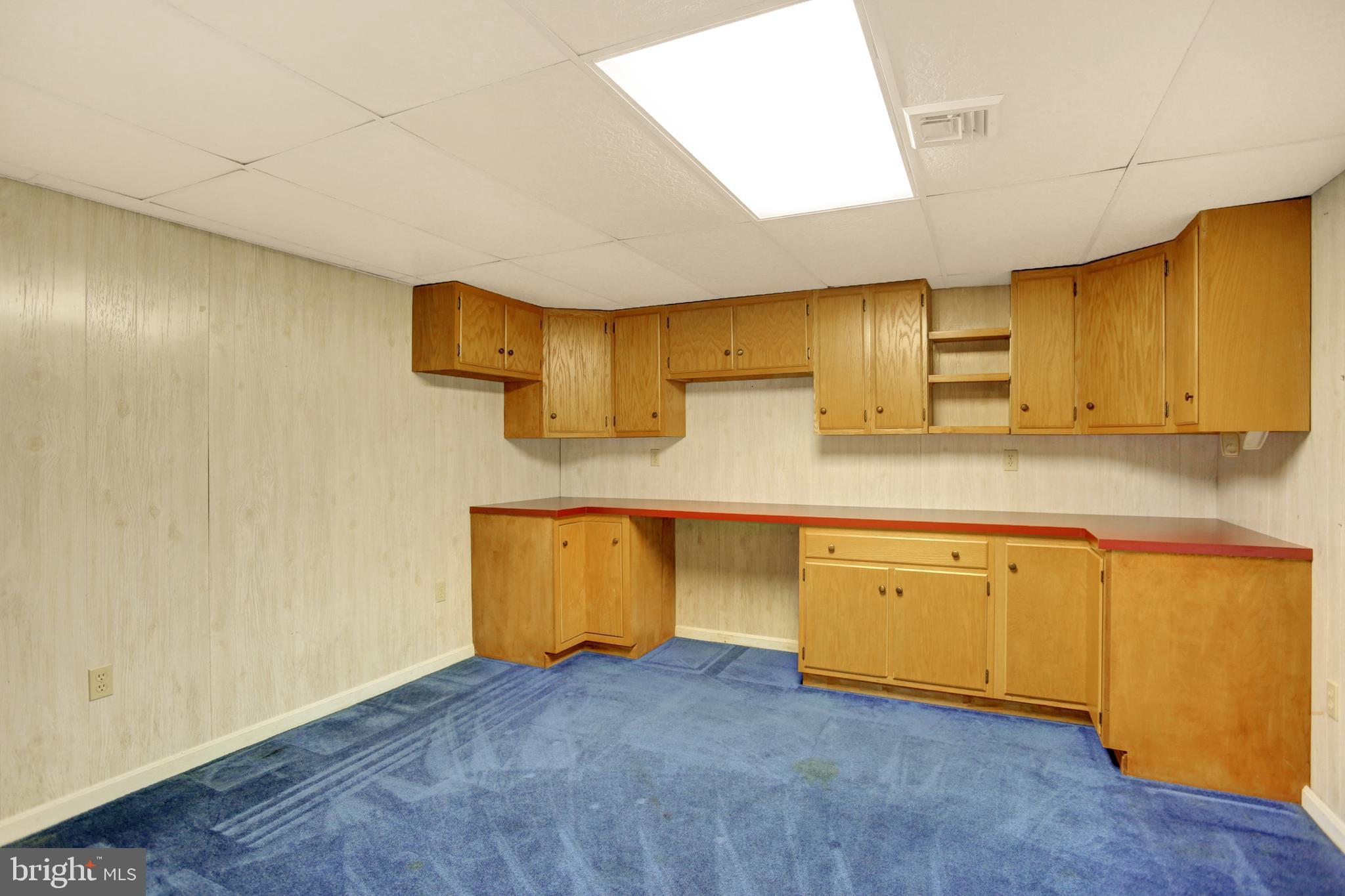 202 South Ridge Road Boiling Springs, PA 17007 - Photo 29 of 36 a kitchen with stainless steel appliances granite countertop a sink and cabinets