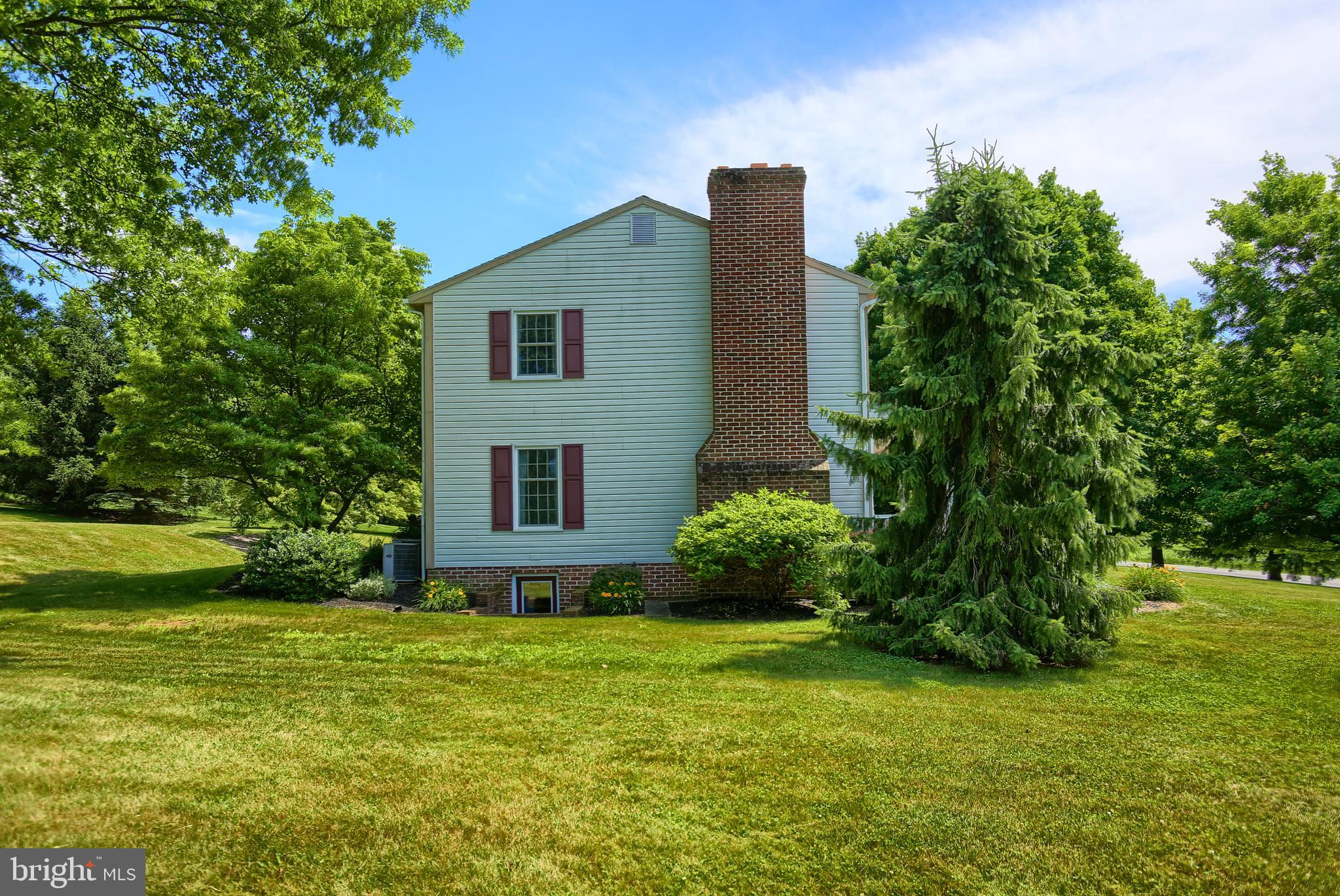 202 South Ridge Road Boiling Springs, PA 17007 - Photo 36 of 36 a house view with garden space