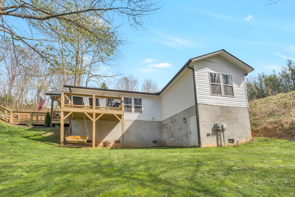 656 Mulatto Mountain Road West Jefferson, NC 28694 - Photo 32 of 35