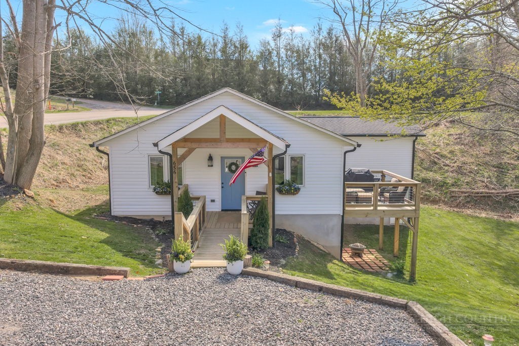 656 Mulatto Mountain Road West Jefferson, NC 28694 - Photo 33 of 35