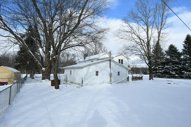 $229,900 | 27877 County Road 375, Paw Paw, MI 49079