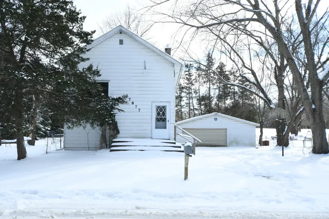 $229,900 | 27877 County Road 375, Paw Paw, MI 49079