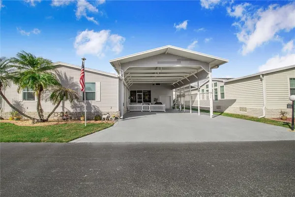 $260,000 | 332 Fairway Boulevard, Frostproof, FL 33843