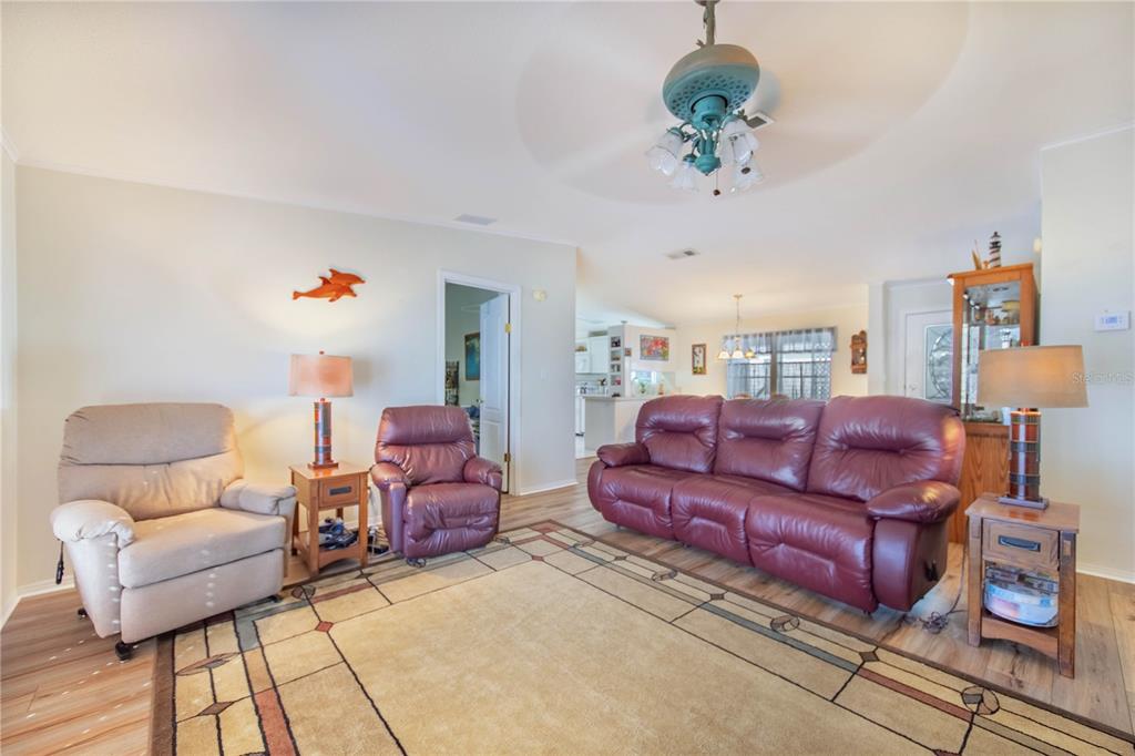 332 Fairway Boulevard Frostproof, FL 33843 - Photo 17 of 56 a living room with furniture