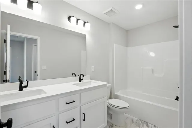 $310,000 | 1301 South 4th Street East, Louisburg, KS 66053