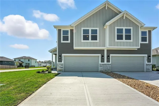 $310,000 | 1301 South 4th Street East, Louisburg, KS 66053