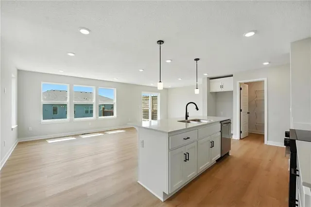 $310,000 | 1301 South 4th Street East, Louisburg, KS 66053