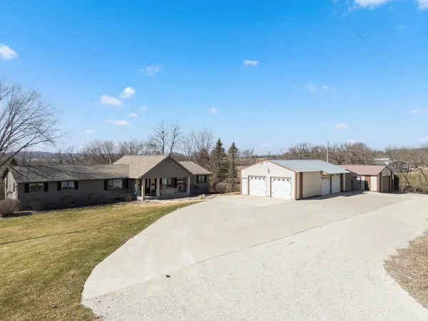 $824,900 | 32337 Juniper Road, Chatfield, MN 55923