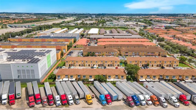 $2,400 | 2993 West 80th Street, Unit 29, Hialeah, FL 33018