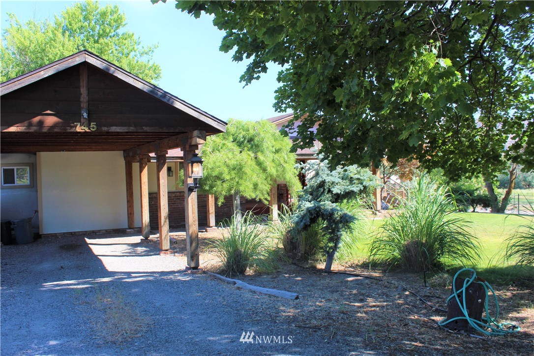 745 East Ridge Drive Omak, WA 98841 - Photo 3 of 30 Gallery Image 3