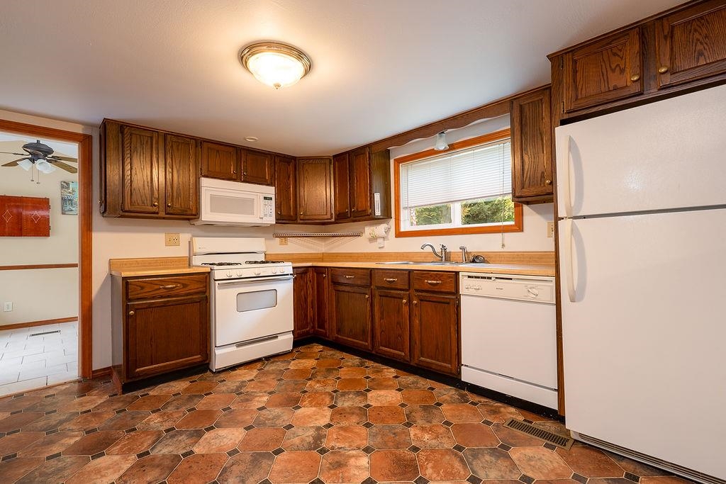 2222 Valley Road Stoddard, NH 03280 - Photo 8 of 25