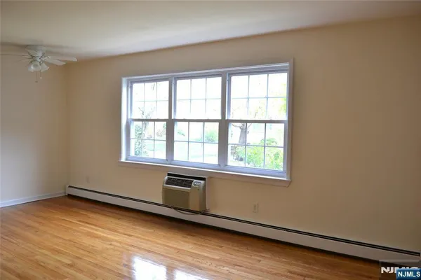 $2,050 | 45 Maltbie Avenue, Unit 16A, Midland Park, NJ 07432