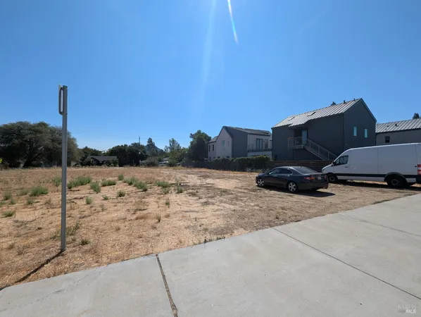 $850,000 | 1001 Grove Street, Healdsburg, CA 95448