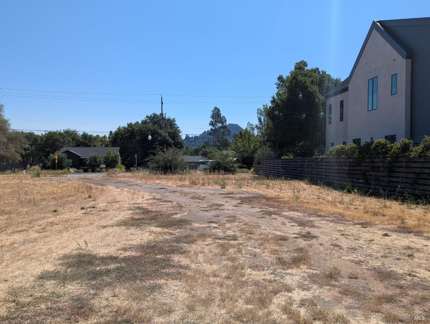 1001 Grove Street Healdsburg, CA 95448 - Photo 8 of 11 a view of outdoor space and yard