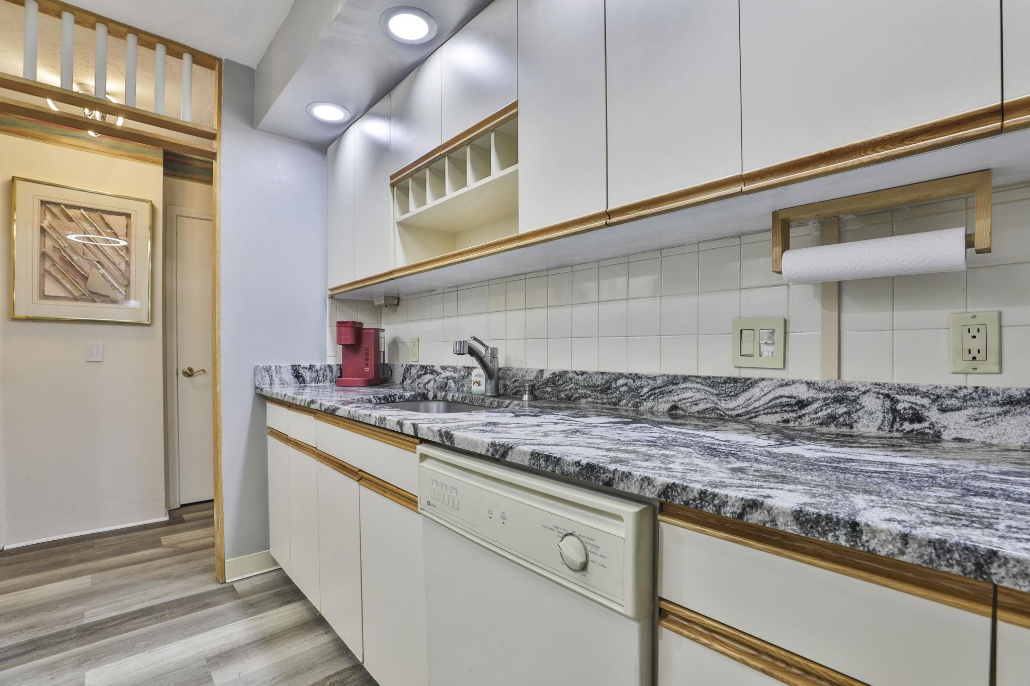 210 Brook Village Road, Unit 26 Nashua, NH 03062 - Photo 14 of 27